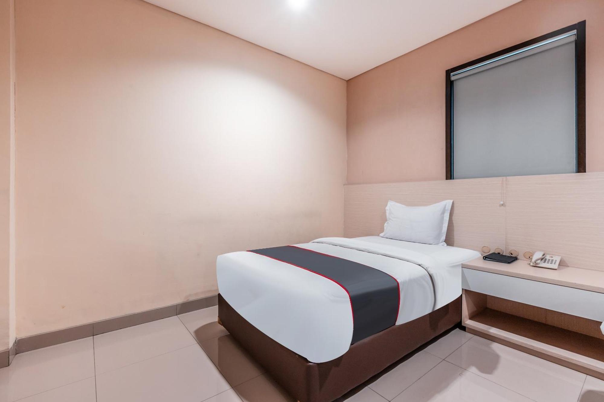 Collection O Hotel Igloo Bekasi Extérieur photo