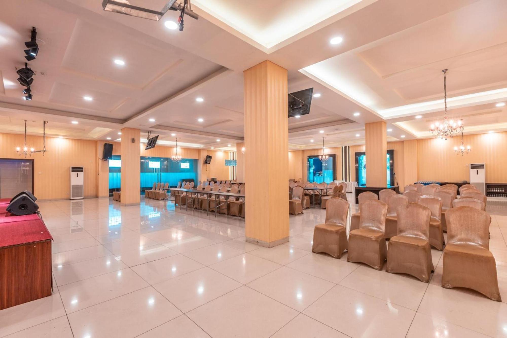 Collection O Hotel Igloo Bekasi Extérieur photo