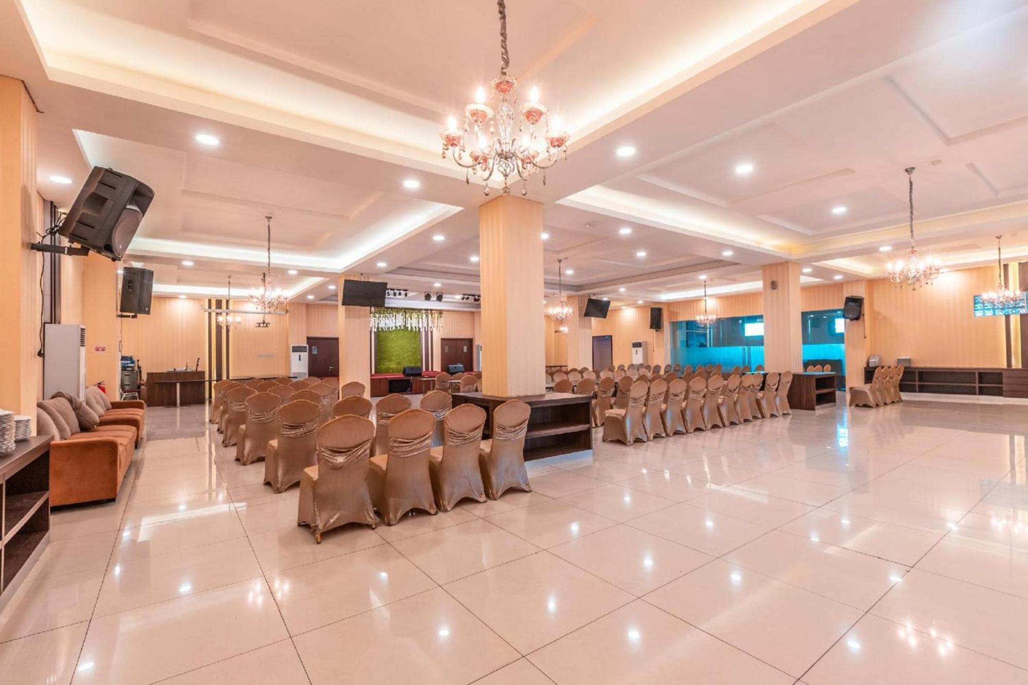 Collection O Hotel Igloo Bekasi Extérieur photo